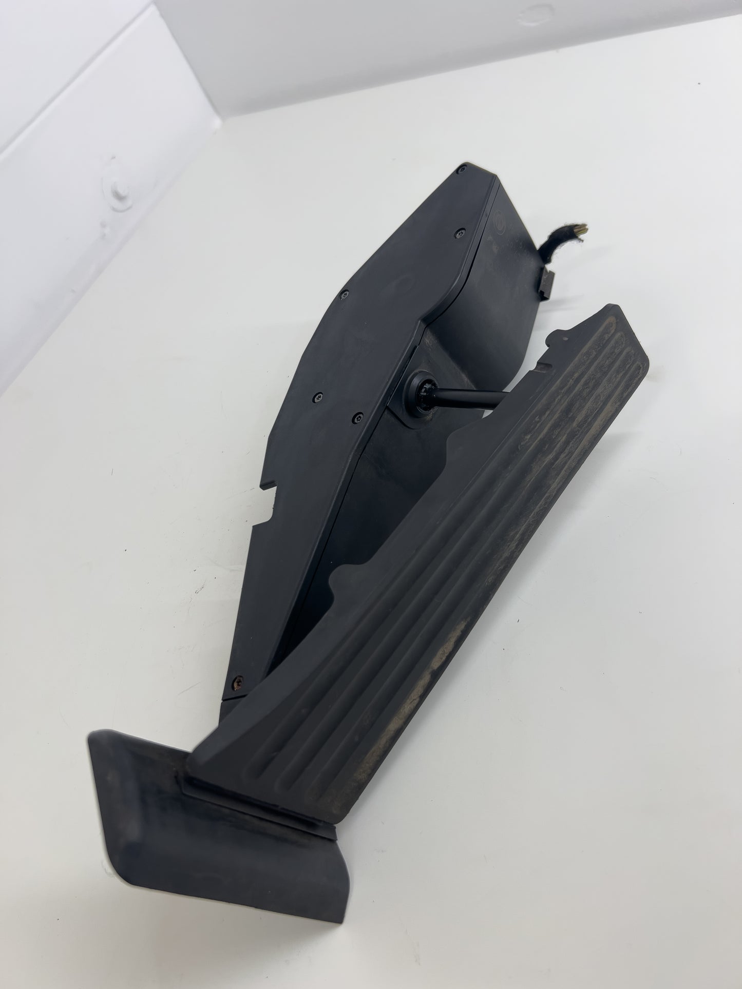 Bmw 3 Series E46 -  Electric Gas Pedal