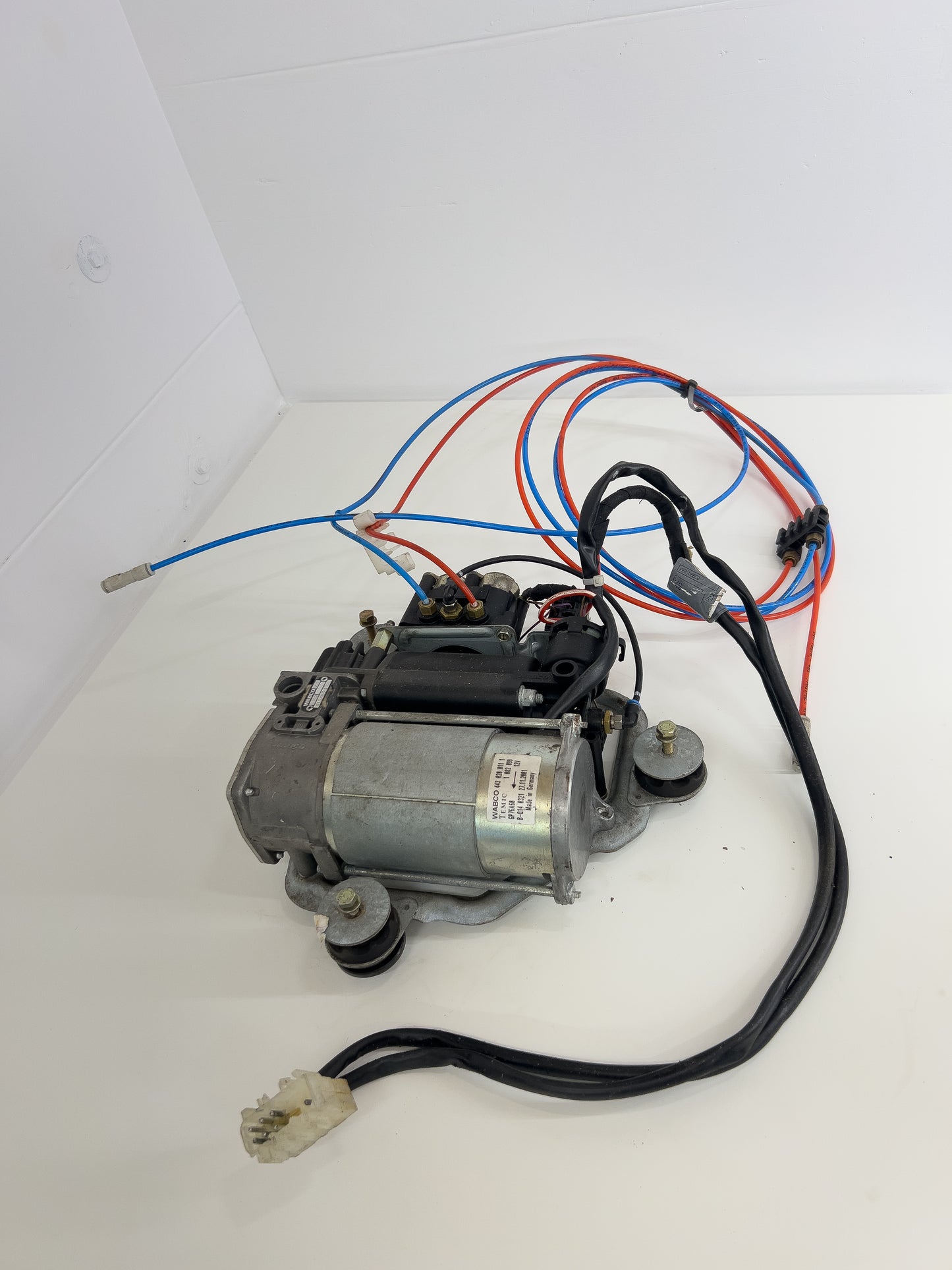 Bmw 5 Series E39 - Compressor Unit Wabco