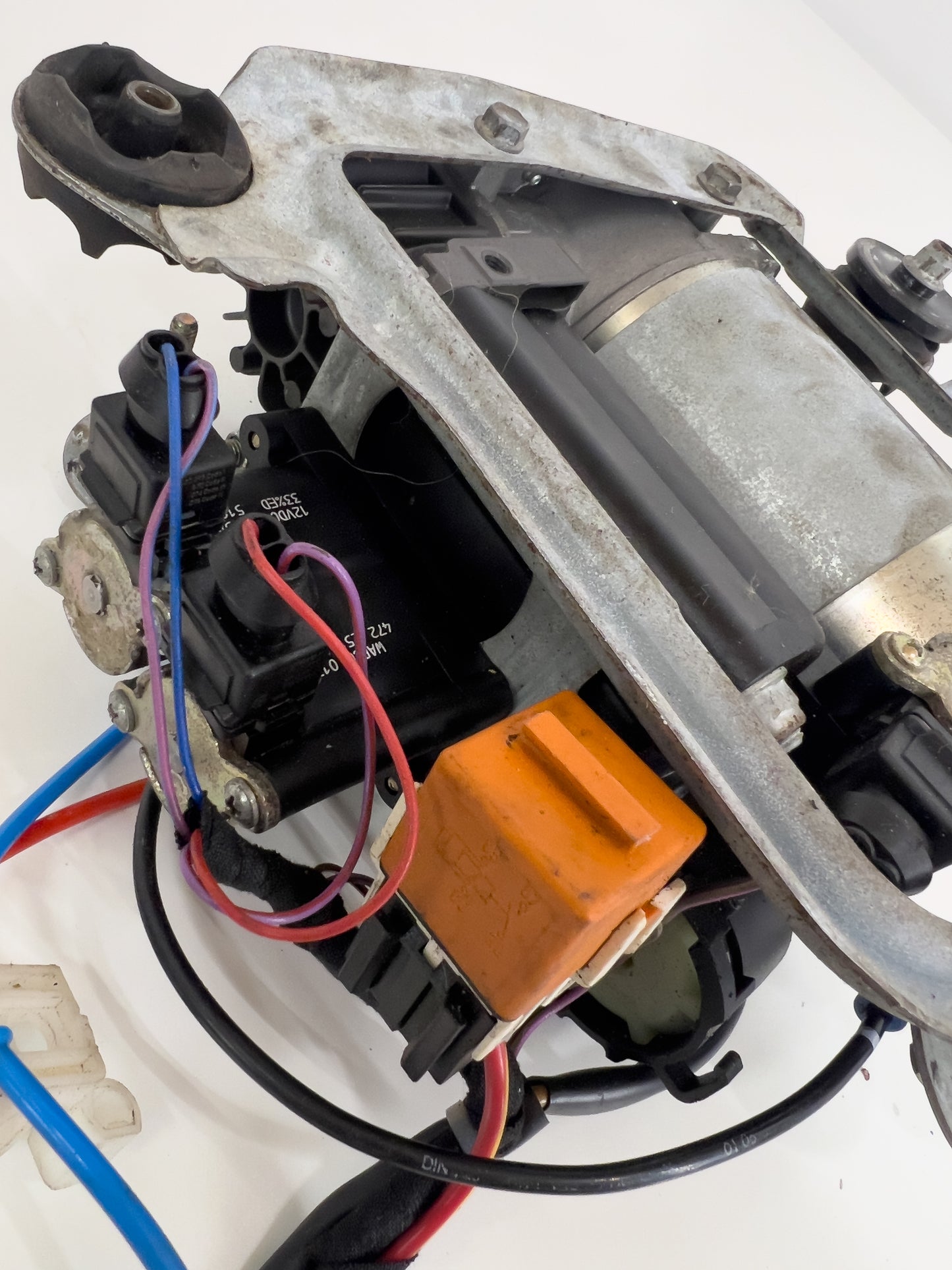 Bmw 5 Series E39 - Compressor Unit Wabco